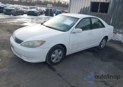 2005 Toyota Camry Le from USA, damaged, VIN 4T1BE32K45U540683